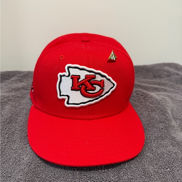 KC Chiefs X Paper Planes Fitted New Era Fitted Hat - Picture 1 of 7